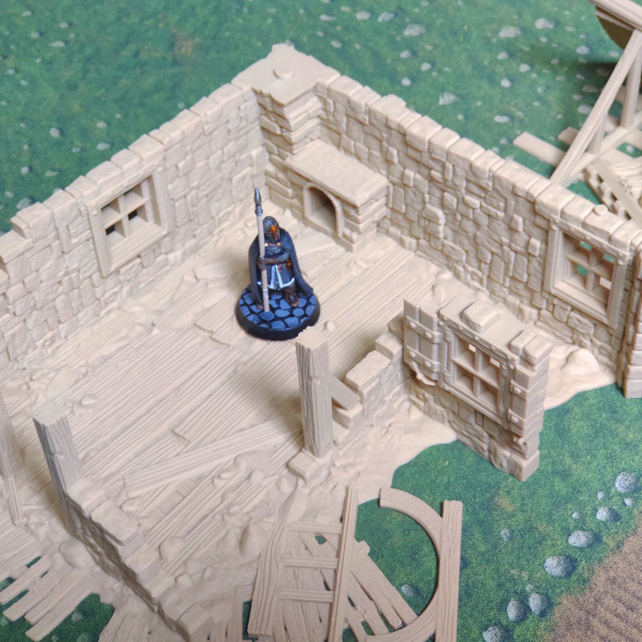 Medieval Town scenery building - House in Ruins - PLA for Oldworld, Dungeon & Dragons, Frostgrave, Fantasy battle, skirmish wargame