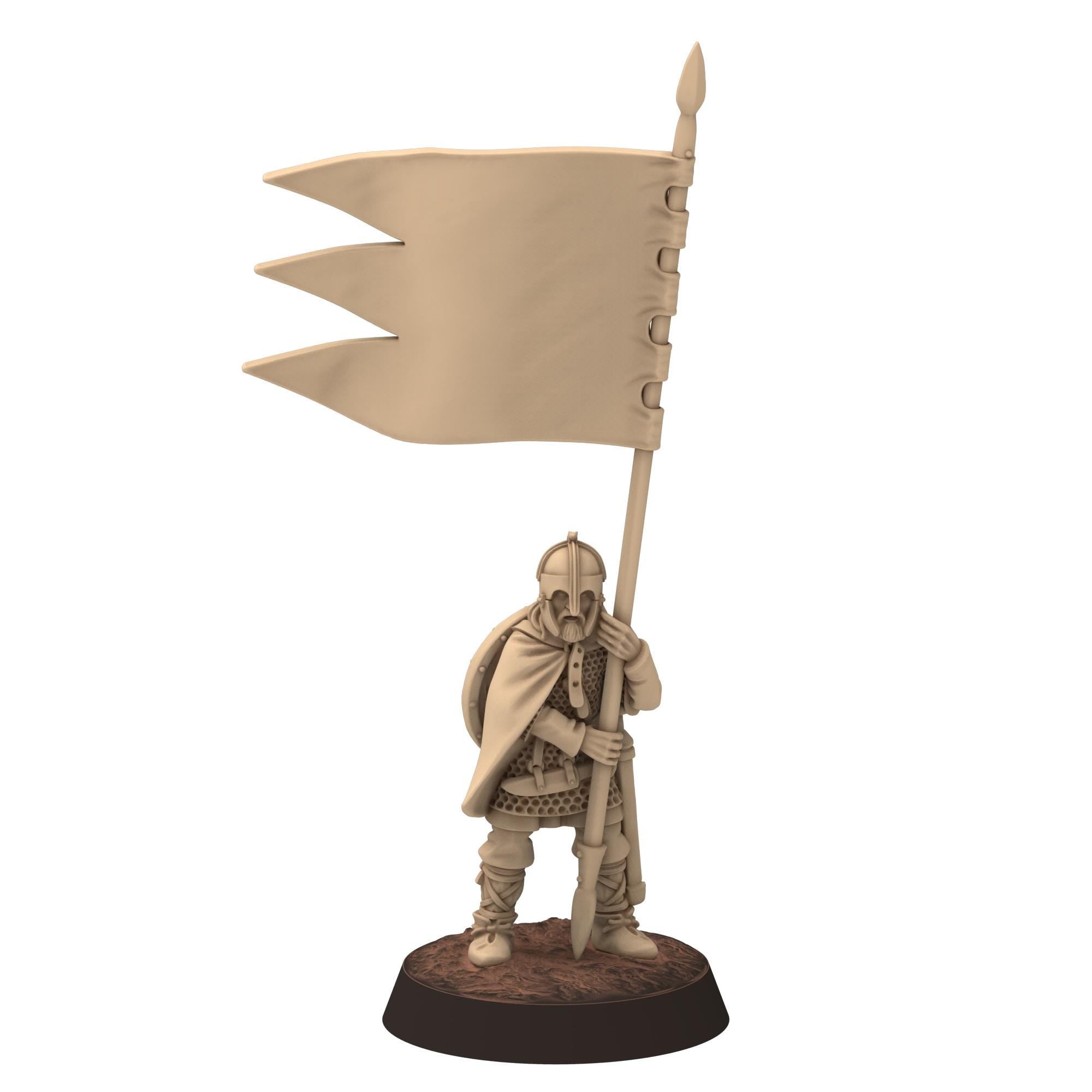 Dark ages - Saxons - Armoured banner and hornblower - Medbury miniature